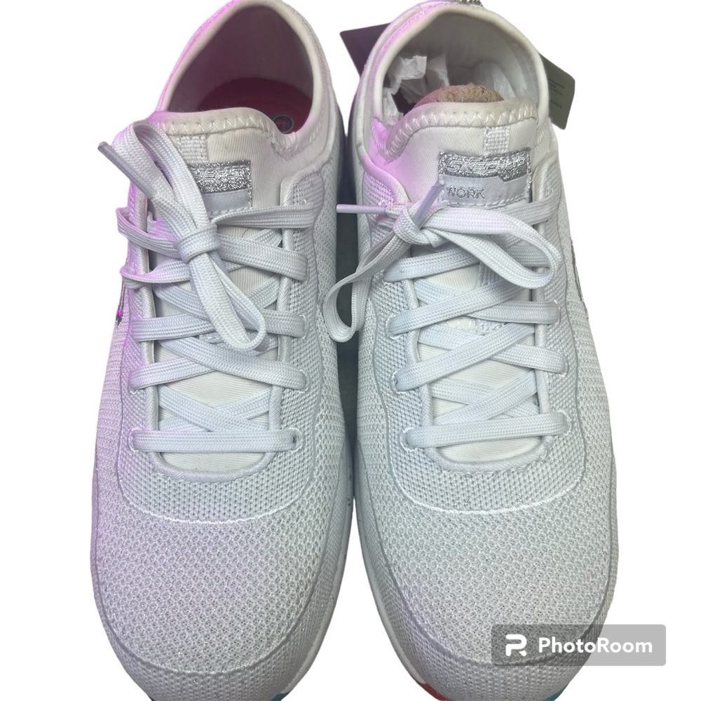 Skechers work non slip & toe protection sneakers size 9.5 NWT